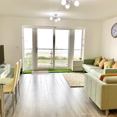 Lovely New 2 Bedroom Condo With Stunning Seaviews Penmaenmawr ภายนอก รูปภาพ