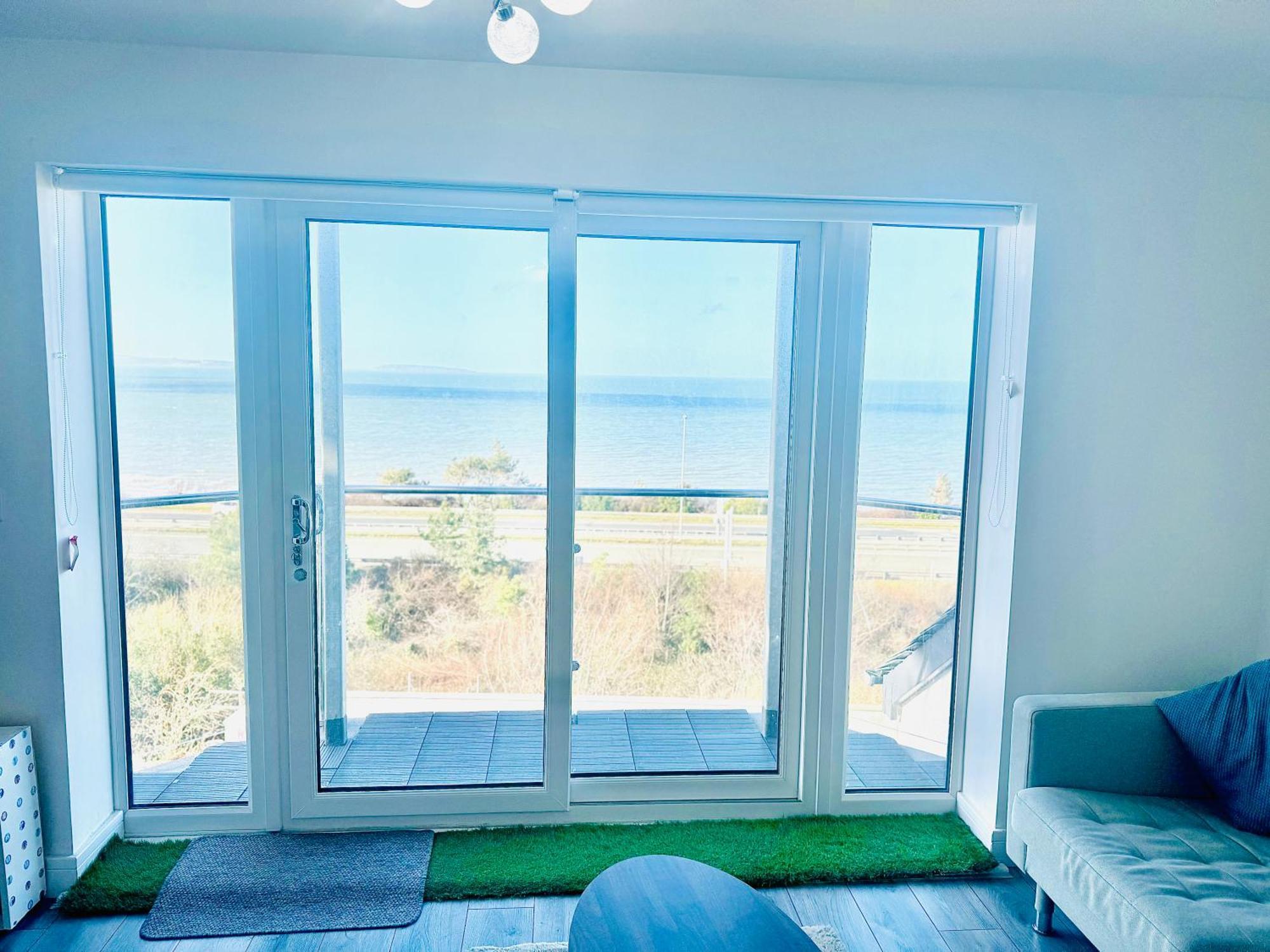 Lovely New 2 Bedroom Condo With Stunning Seaviews Penmaenmawr ภายนอก รูปภาพ
