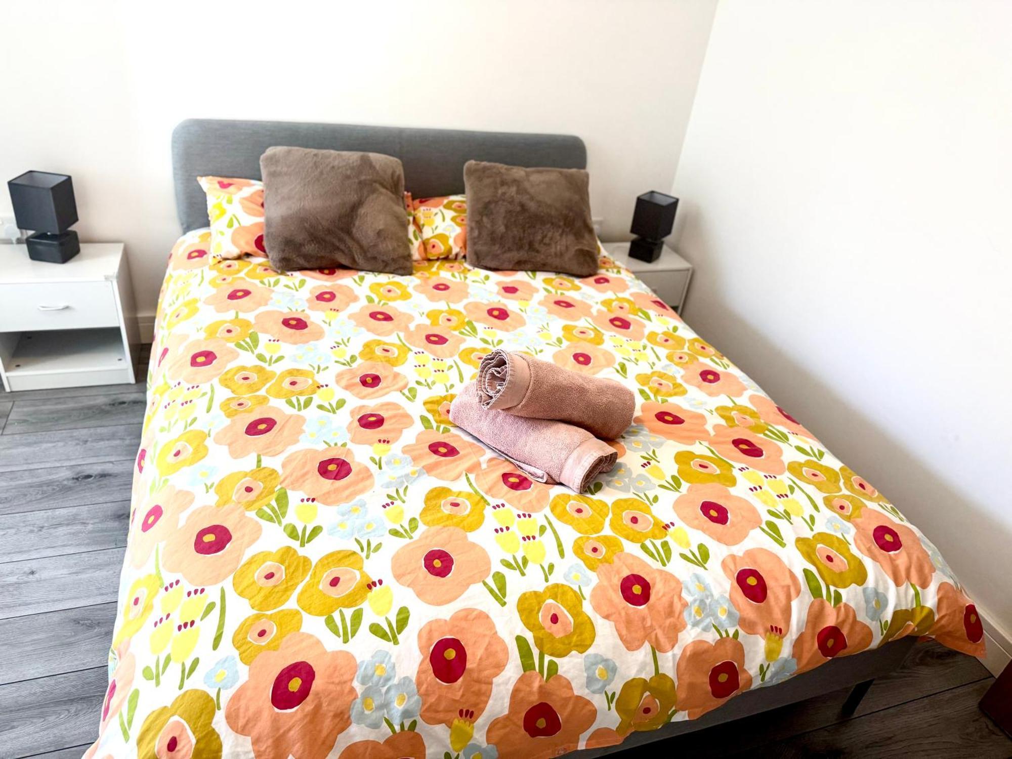 Lovely New 2 Bedroom Condo With Stunning Seaviews Penmaenmawr ภายนอก รูปภาพ