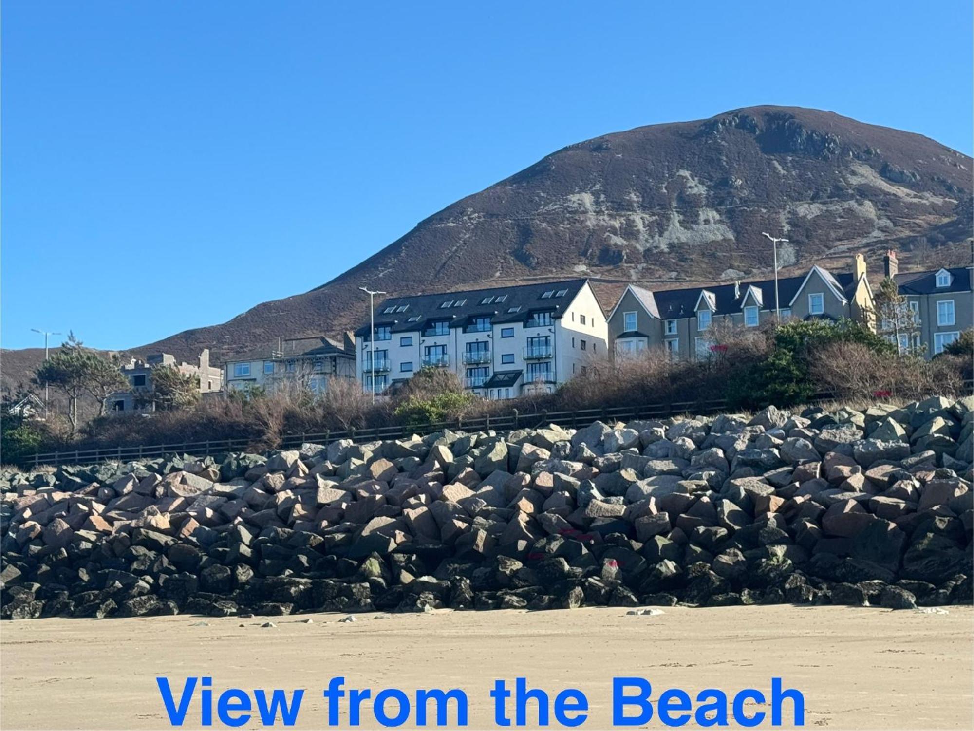 Lovely New 2 Bedroom Condo With Stunning Seaviews Penmaenmawr ภายนอก รูปภาพ